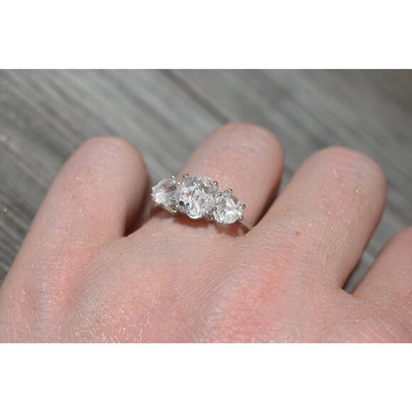 alternative raw diamond engagement rings, raw crystal size 4 5 6 7 8 8 9 10 11 - Picture 4 of 4